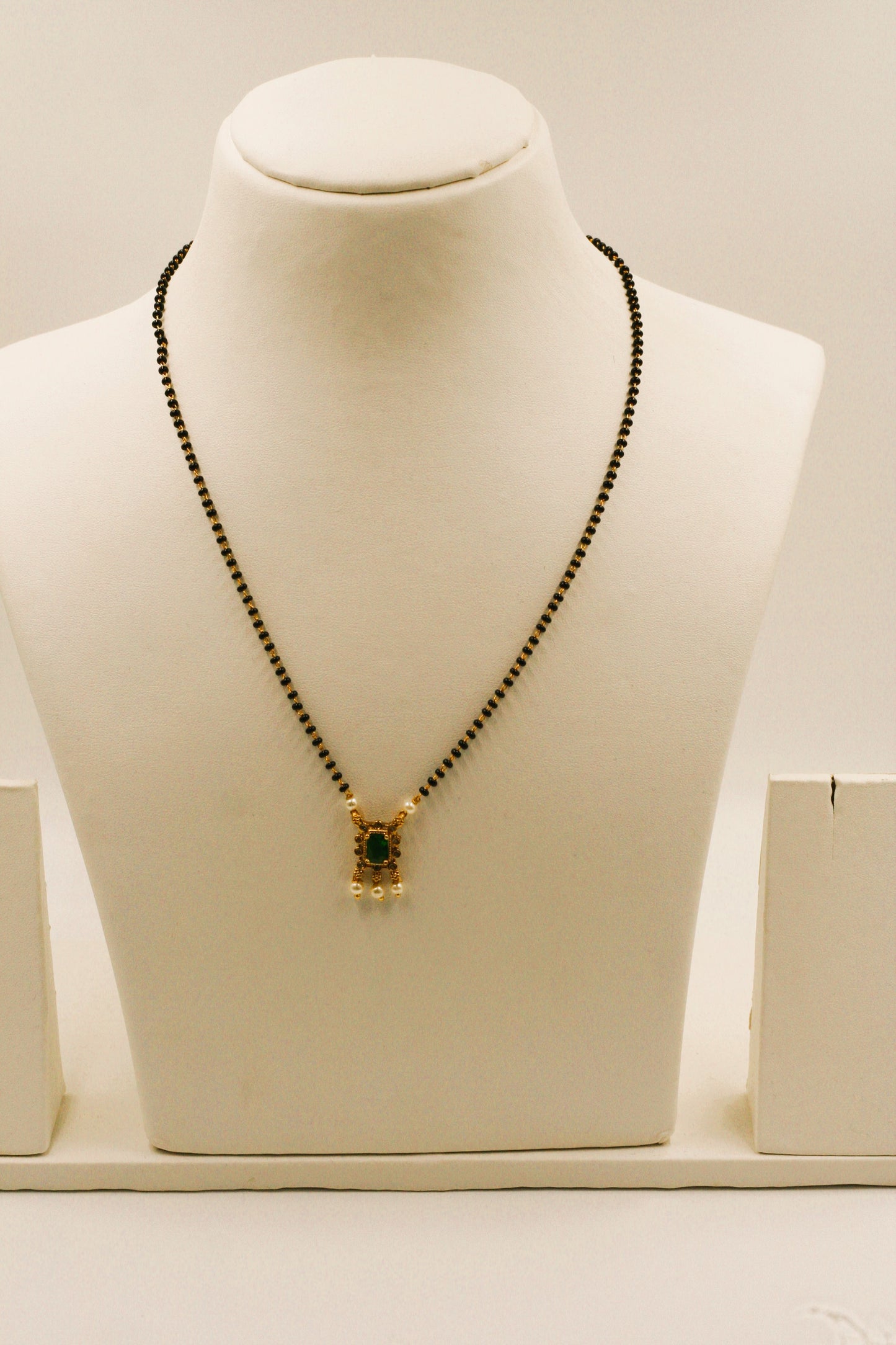 Elegant Emerald & Pearl Mangalsutra – Single String Classic